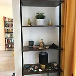 Room In A Fully Furnished Modern Apartment