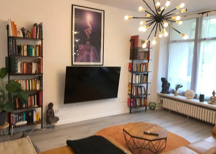 Room In A Fully Furnished Modern Apartment